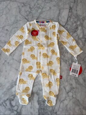 NWT MAGNETIC ME MODAL LION FOOTIE NB